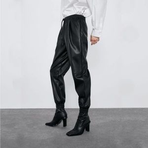 3for$40🤑 EUC 🔥 - Zara faux leather joggers black drawstring waistband black Lg